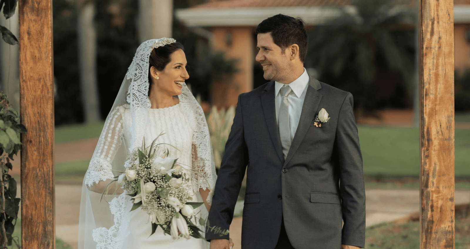 Why Timeless Wedding Photography Never Goes Out of Style