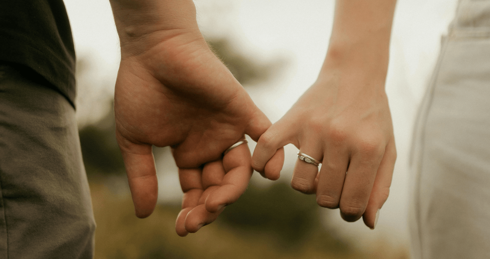 7 Elegant Engagement Session Ideas for Modern Romantics